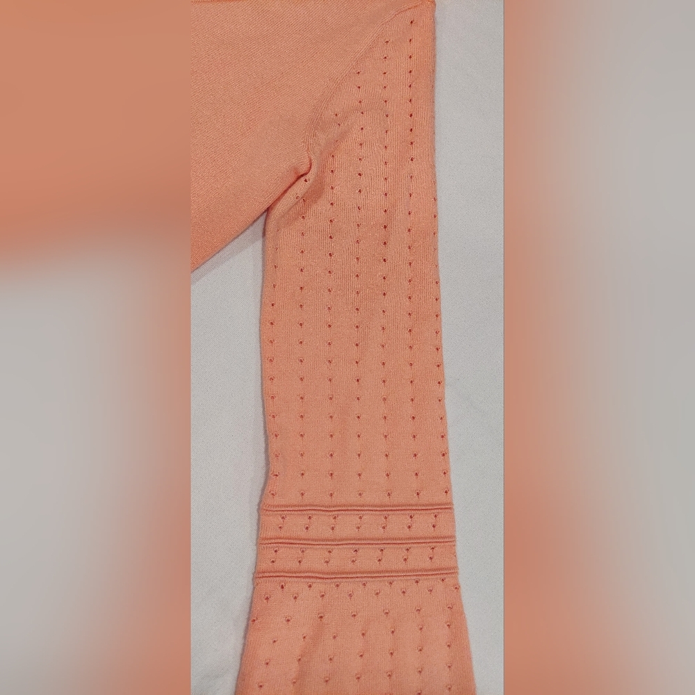 Guess Orange V-Neck Sweater Lightweight Knit - Picture 9 of 10